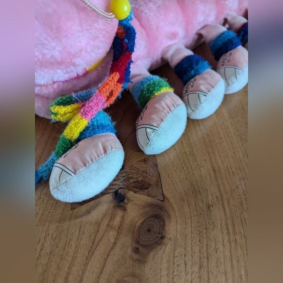 Vintage 1984 Lots-a-Lots-a-Leggggggs Plush Caterpillar Toy Pink Rainbow 20 Legs - Picture 5 of 9